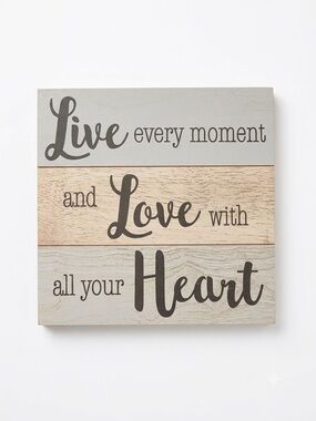 Live Every Moment Farmhouse Wall Decor